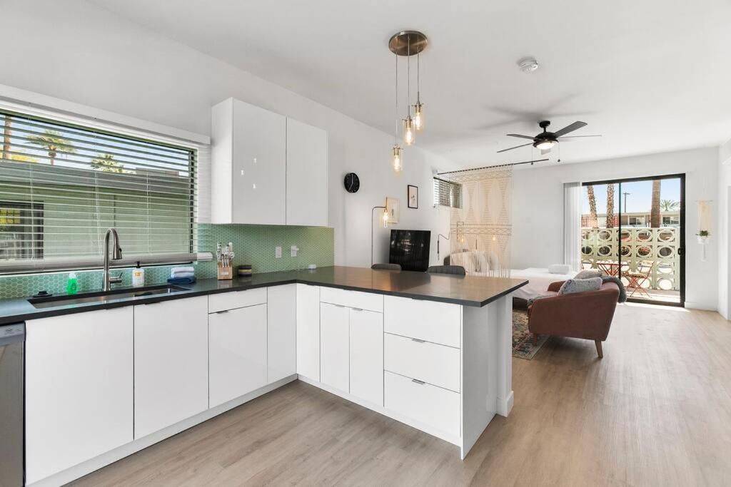 Large Studio Rooftop & Poolside - Walk To Old Town Scottsdale Eksteriør billede